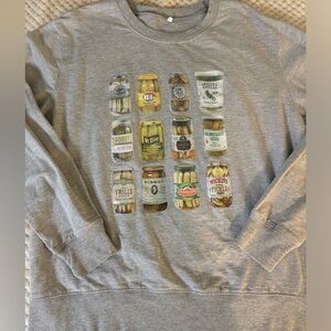 Pickle crew neck, fits more like a M/L